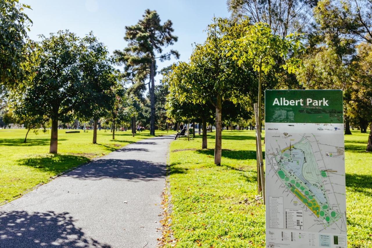 Spectacular Views Over Albert Park Melbourne Kültér fotó